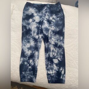 Chico's Zenergy Women's Blue Tie Dye Stretch Cropped Activewear Leggings 12/14